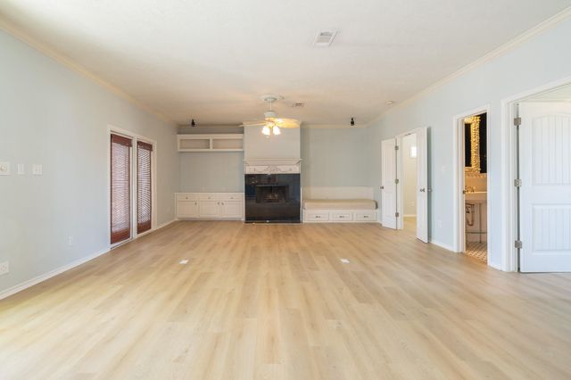 1991 Gulf Street, Crystal Beach, TX 77650