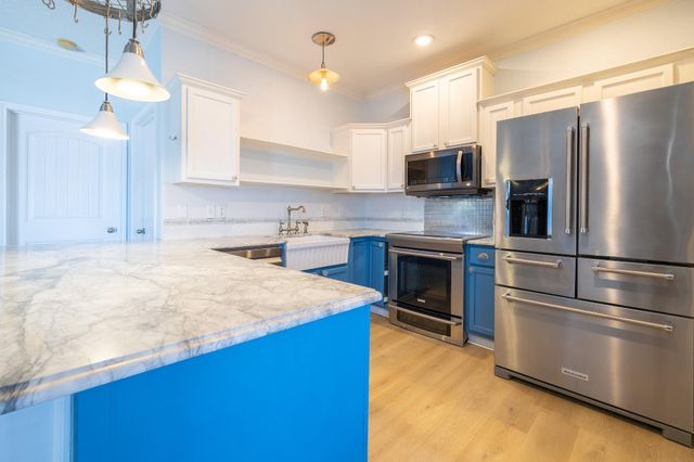 1991 Gulf Street, Crystal Beach, TX 77650