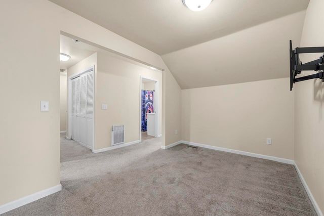 109 6th St. NW, Minot, ND 58703