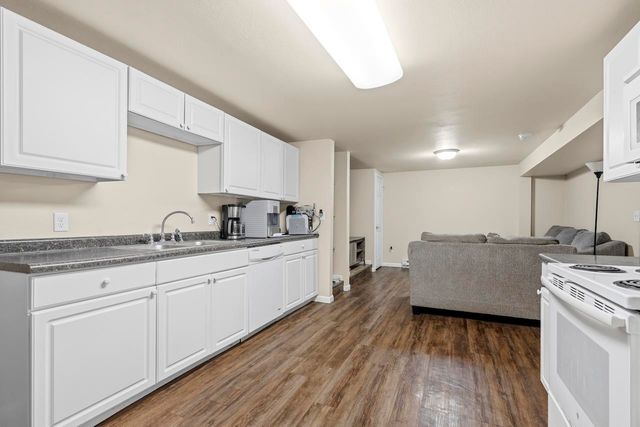 109 6th St. NW, Minot, ND 58703