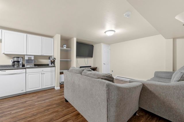 109 6th St. NW, Minot, ND 58703