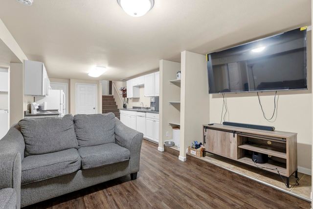 109 6th St. NW, Minot, ND 58703