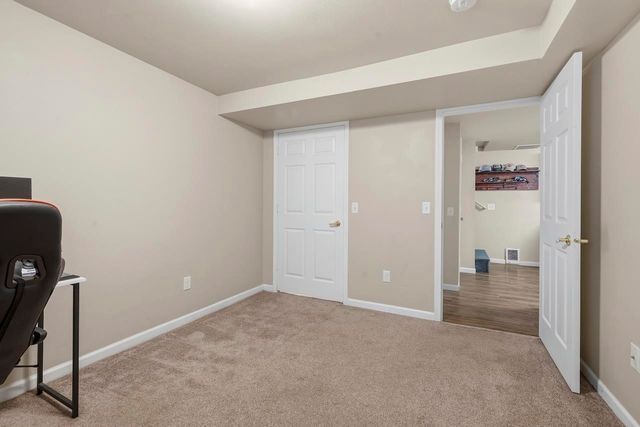 109 6th St. NW, Minot, ND 58703
