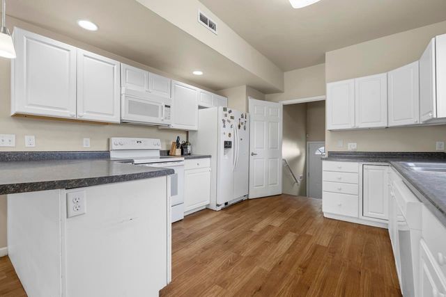 109 6th St. NW, Minot, ND 58703