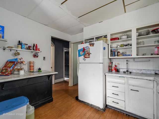 6423 N Leavitt Street, Chicago, IL 60645