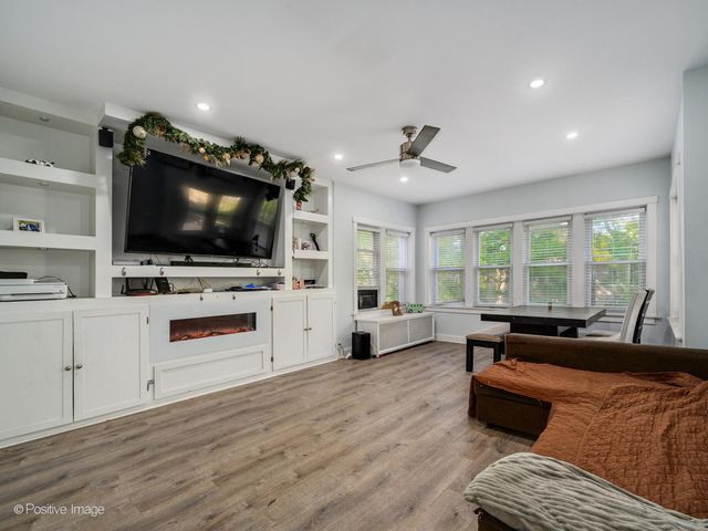 6423 N Leavitt Street, Chicago, IL 60645