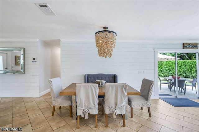 841 107th AVE N, Naples, FL 34108