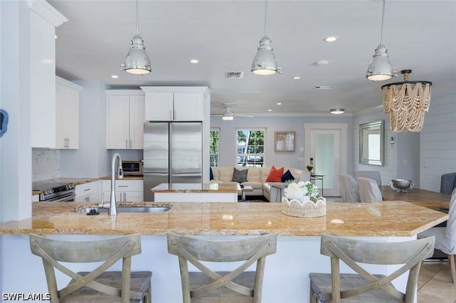 841 107th AVE N, Naples, FL 34108