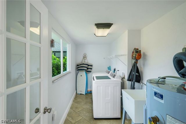 841 107th AVE N, Naples, FL 34108