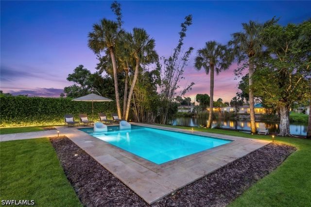 841 107th AVE N, Naples, FL 34108