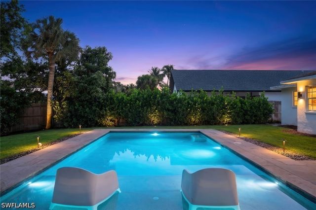 841 107th AVE N, Naples, FL 34108
