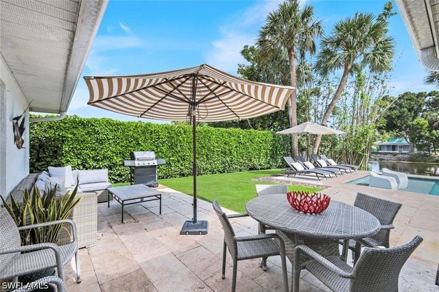 841 107th AVE N, Naples, FL 34108