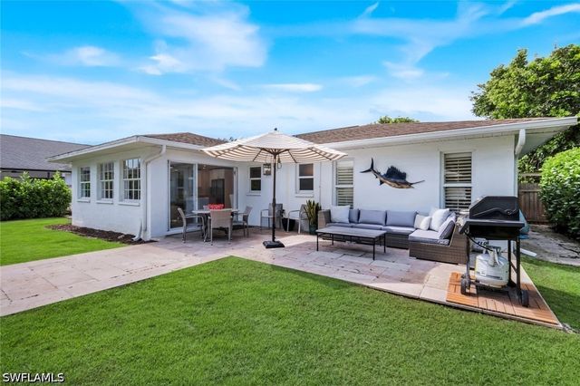 841 107th AVE N, Naples, FL 34108