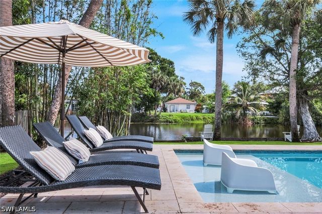 841 107th AVE N, Naples, FL 34108