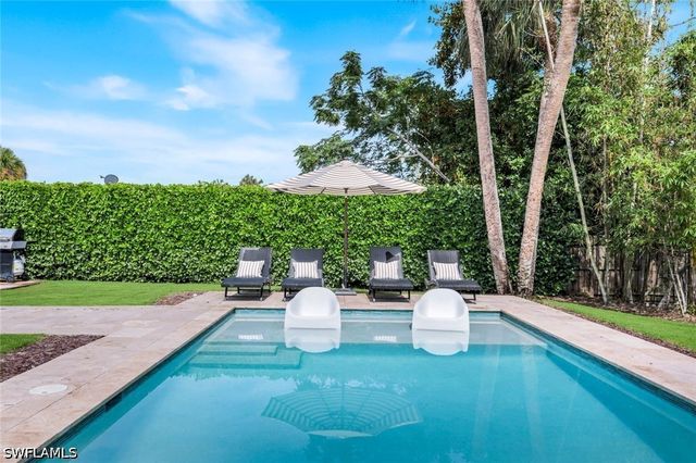 841 107th AVE N, Naples, FL 34108