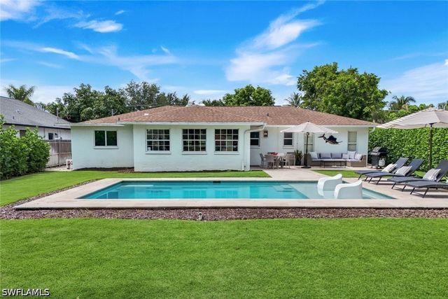 841 107th AVE N, Naples, FL 34108