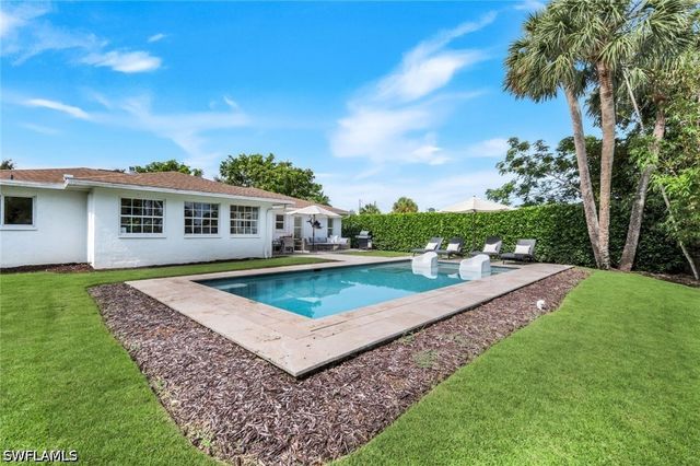 841 107th AVE N, Naples, FL 34108