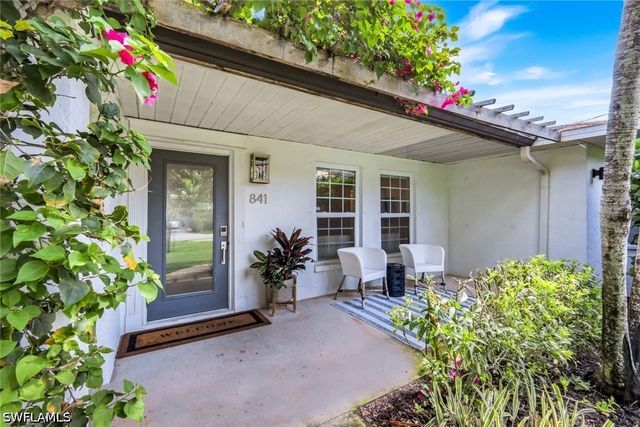 841 107th AVE N, Naples, FL 34108