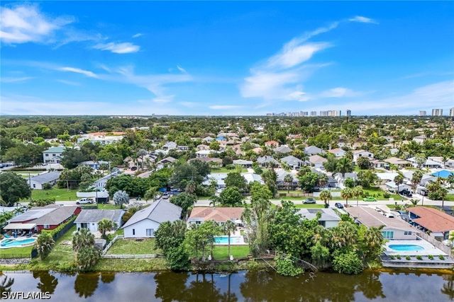 841 107th AVE N, Naples, FL 34108