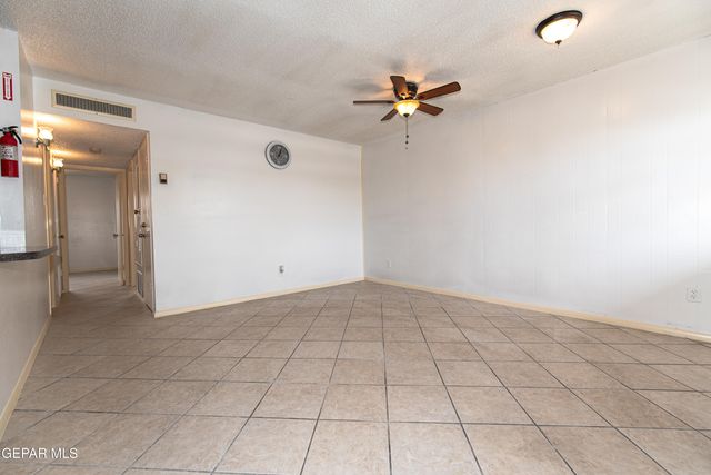 6400 Edgemere Boulevard 34, El Paso, TX 79925