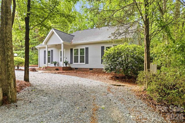 325 Enchanted Drive, Matthews, NC 28104