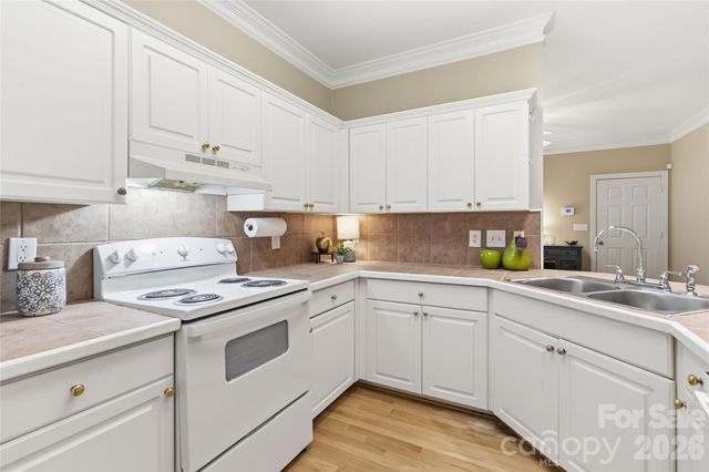 325 Enchanted Drive, Matthews, NC 28104
