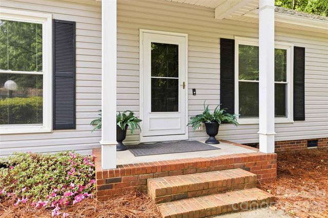 325 Enchanted Drive, Matthews, NC 28104