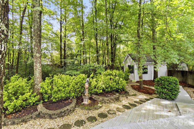 325 Enchanted Drive, Matthews, NC 28104
