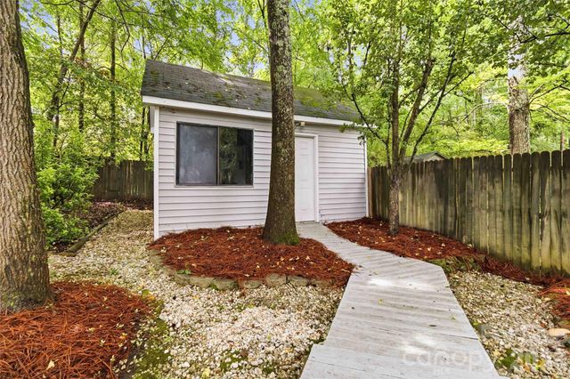 325 Enchanted Drive, Matthews, NC 28104