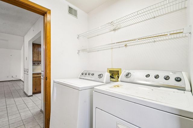 102 Stubblefield DR, Elgin, TX 78621