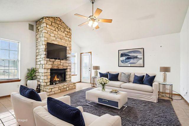 102 Stubblefield DR, Elgin, TX 78621