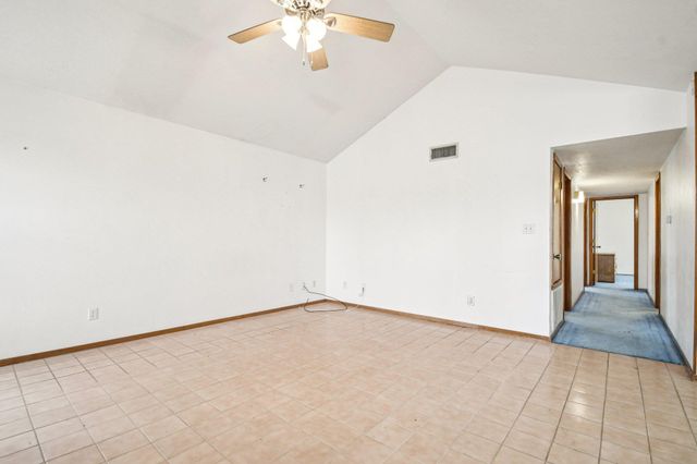 102 Stubblefield DR, Elgin, TX 78621