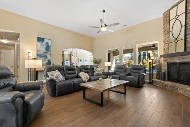 11210 Valle Vista Ct, Auburn, CA 95603