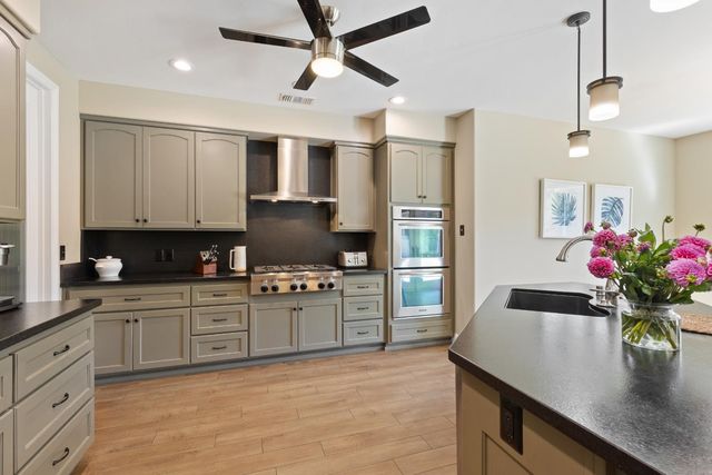11210 Valle Vista Ct, Auburn, CA 95603