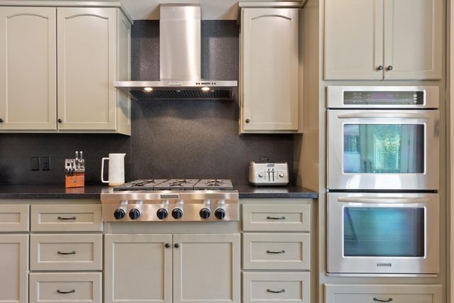11210 Valle Vista Ct, Auburn, CA 95603