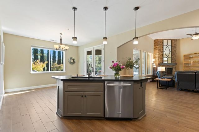 11210 Valle Vista Ct, Auburn, CA 95603