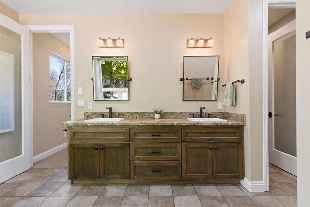 11210 Valle Vista Ct, Auburn, CA 95603
