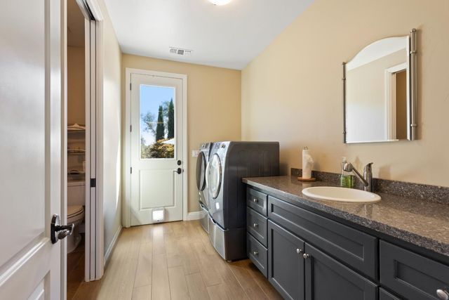 11210 Valle Vista Ct, Auburn, CA 95603