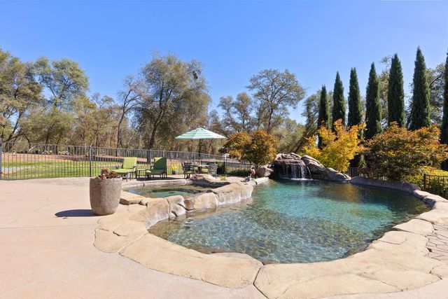 11210 Valle Vista Ct, Auburn, CA 95603