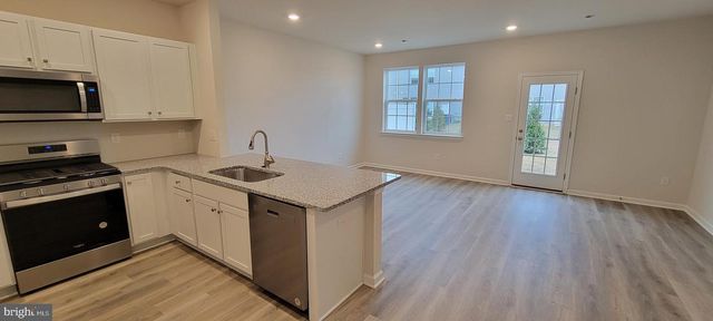 4 ELLIOT LN, Westampton, NJ 08060