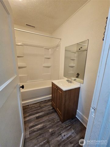 700 S 6th Street, Kelso, WA 98626