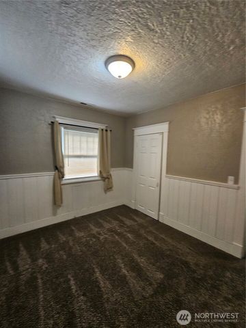 700 S 6th Street, Kelso, WA 98626