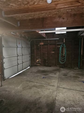 700 S 6th Street, Kelso, WA 98626