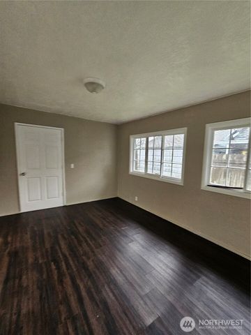 700 S 6th Street, Kelso, WA 98626