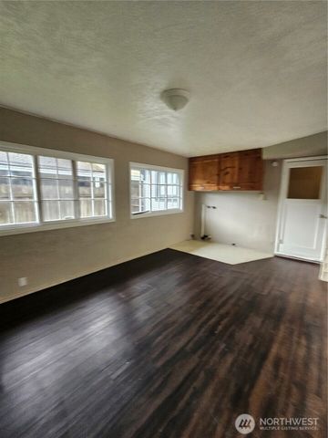 700 S 6th Street, Kelso, WA 98626