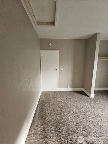 700 S 6th Street, Kelso, WA 98626