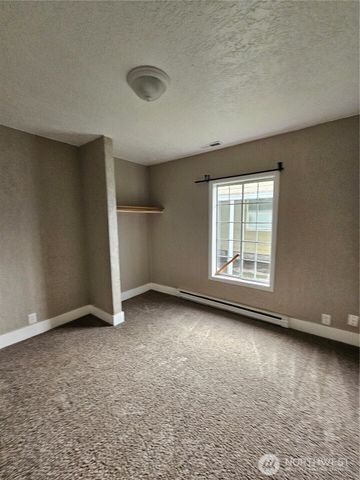 700 S 6th Street, Kelso, WA 98626