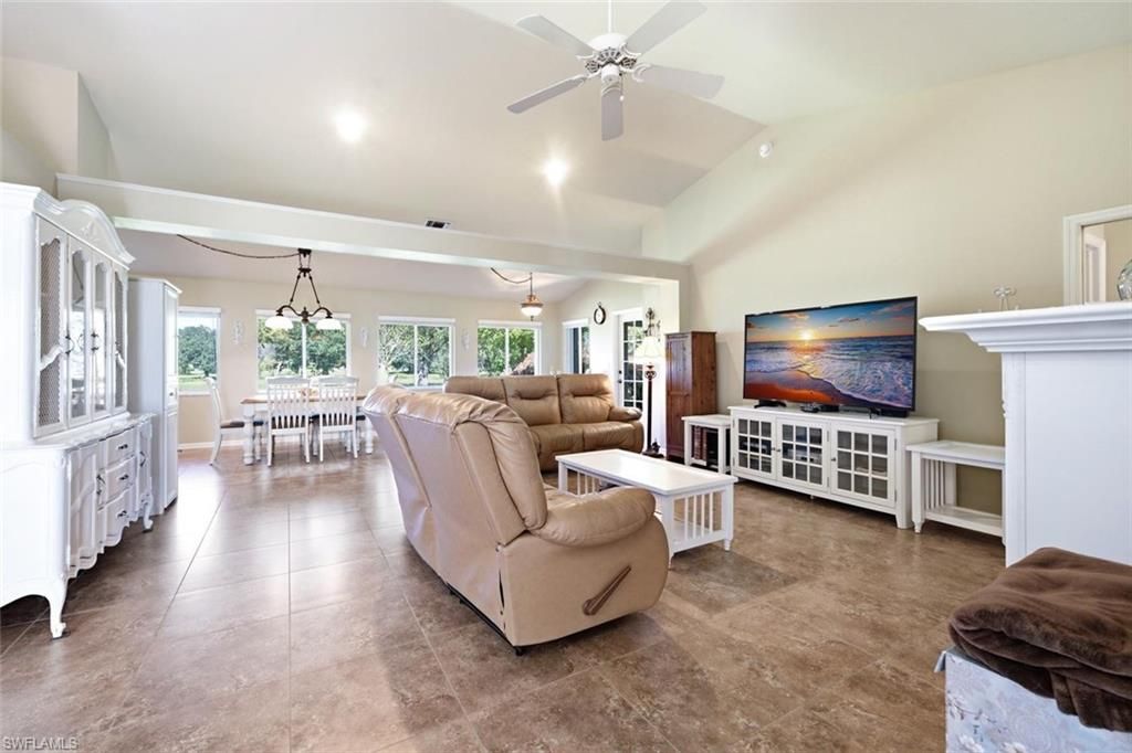 112 Bordeaux CT, NAPLES, FL 34112 — photo 3