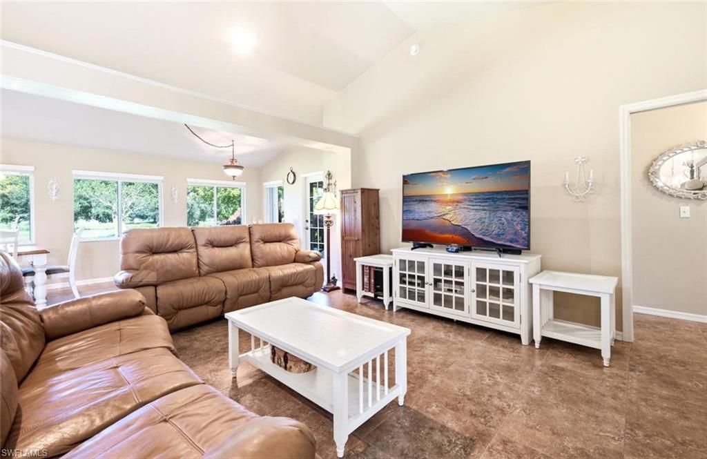 112 Bordeaux CT, NAPLES, FL 34112 — photo 4