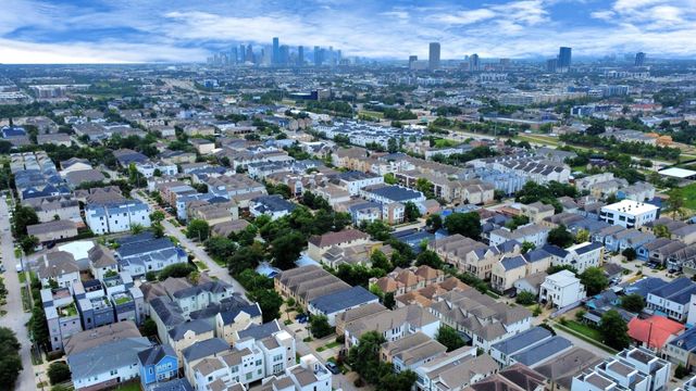 5617 Kiam Street A, Houston, TX 77007